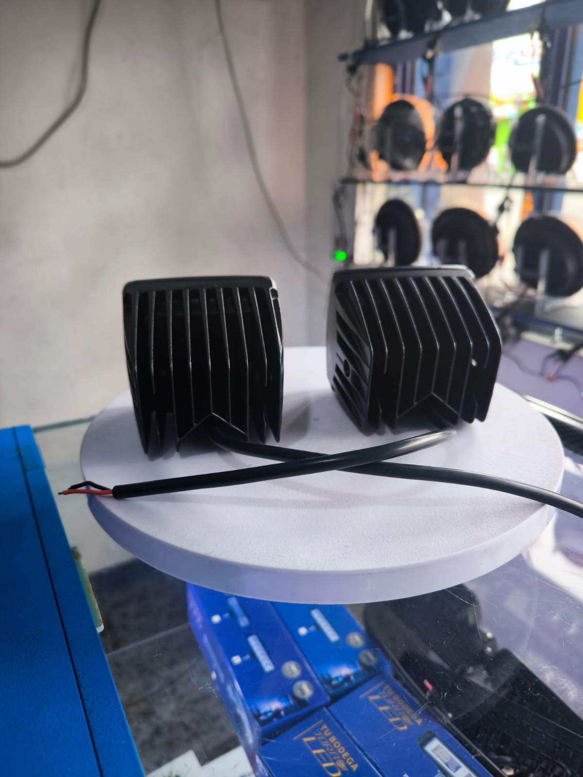 PAR EXPLORADORAS CUADRADAS  (TB516)